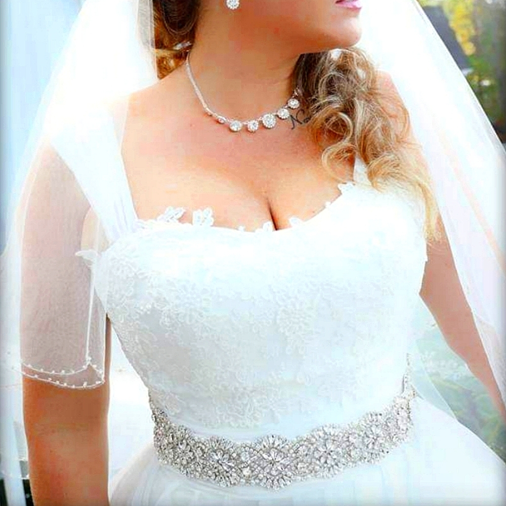 Beautiful belt for a wedding dress. One size. Ivory.